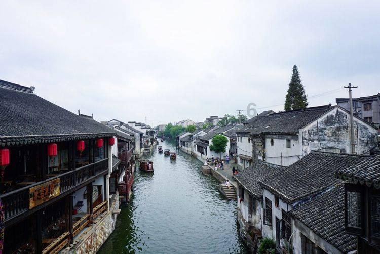 演艺界的璀璨之星，才华横溢的全能艺人，台湾乐坛汪东城